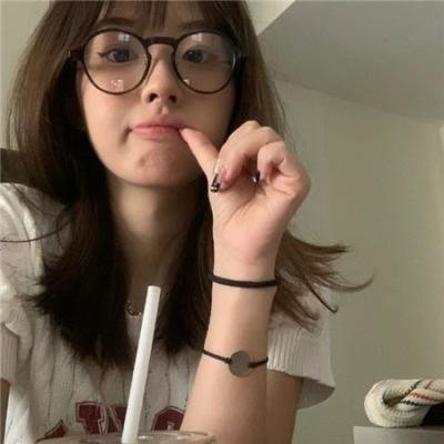 奇怪的她